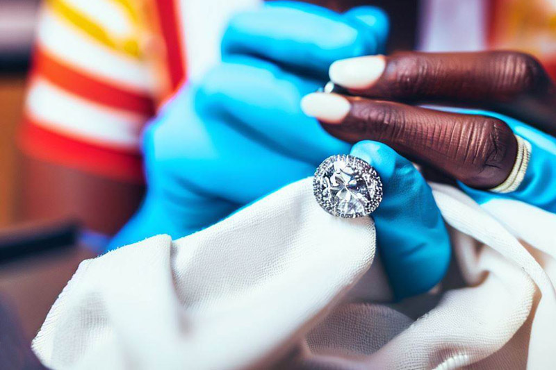 How to Remove Clouds on Moissanite