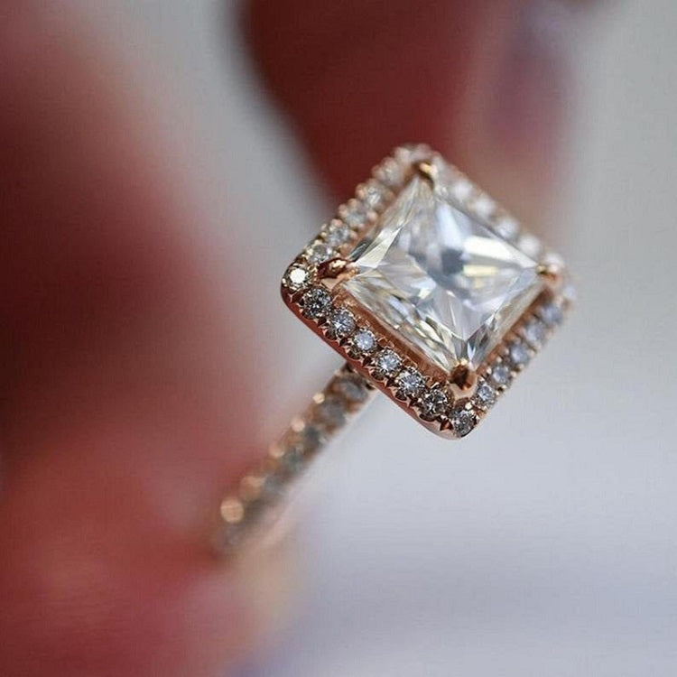 Luxe Ballad Halo Moissanite Engagement Ring