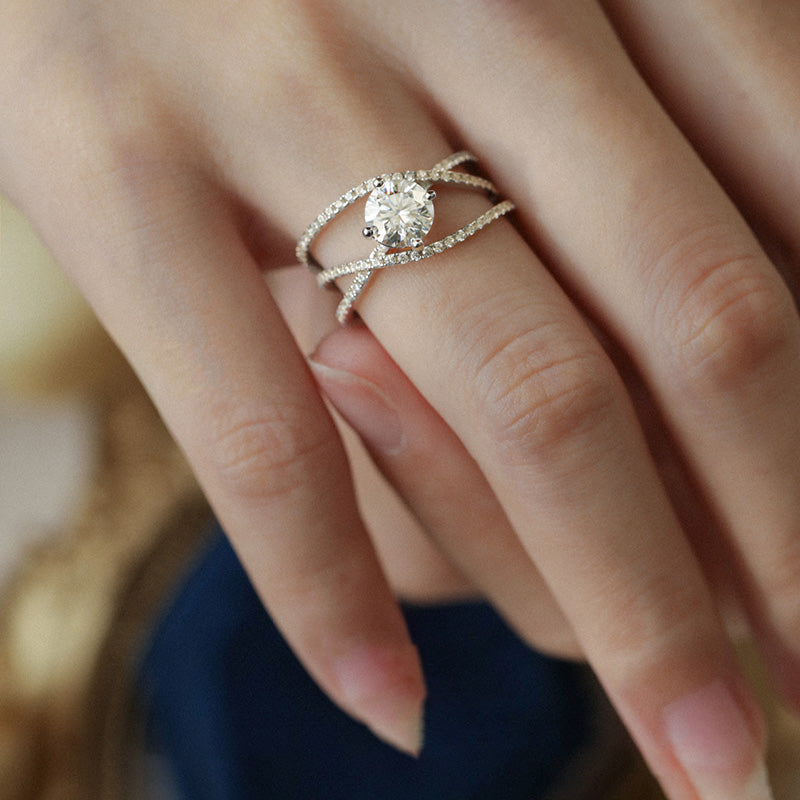 Moissanite Engagment Ring With Round Halo