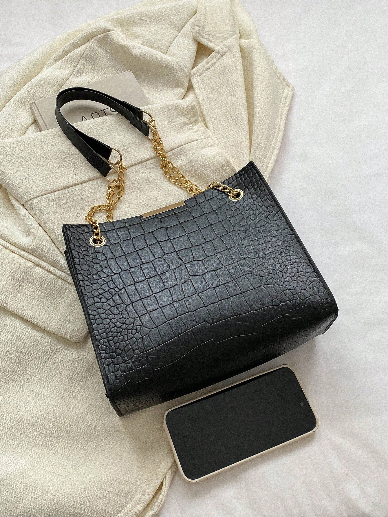 Fashionable Crocodile Print Shoulder Bag