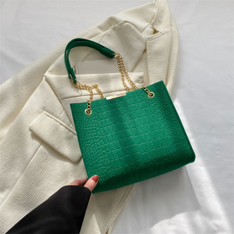 Fashionable Crocodile Print Shoulder Bag