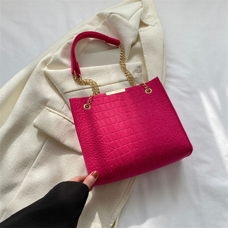 Fashionable Crocodile Print Shoulder Bag