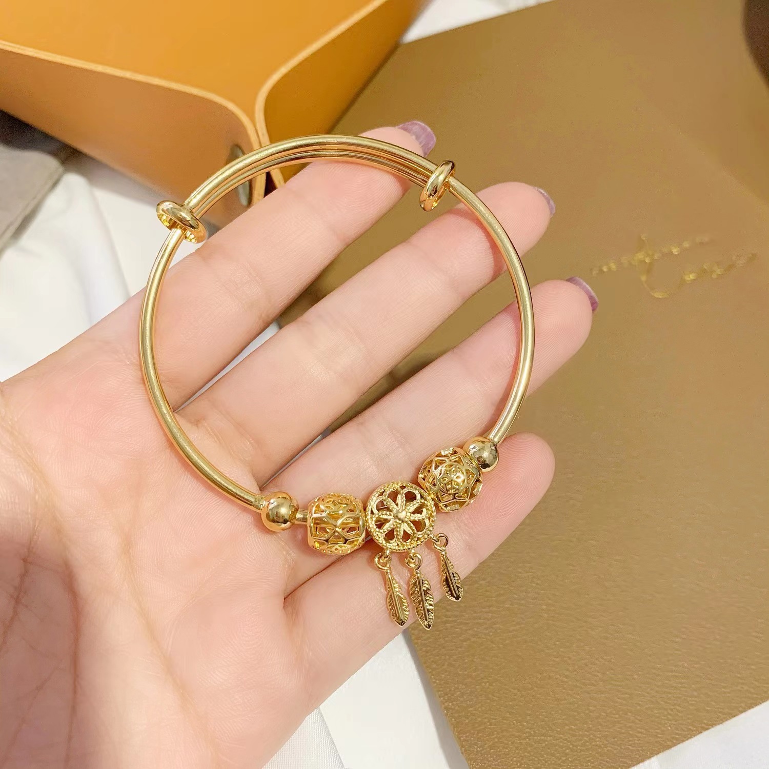 60% OFF -DREAMCATCHER CHARM BRACELET FOR WOMEN [LOW STOCK]