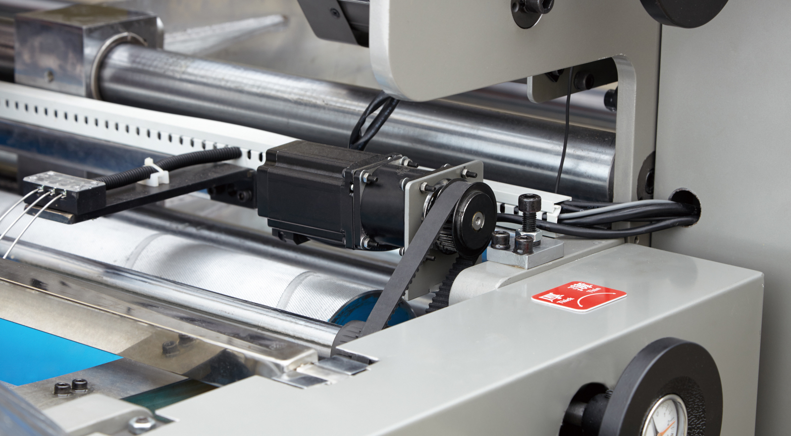 GW 1450L Intelligent High Speed Flute Laminator 