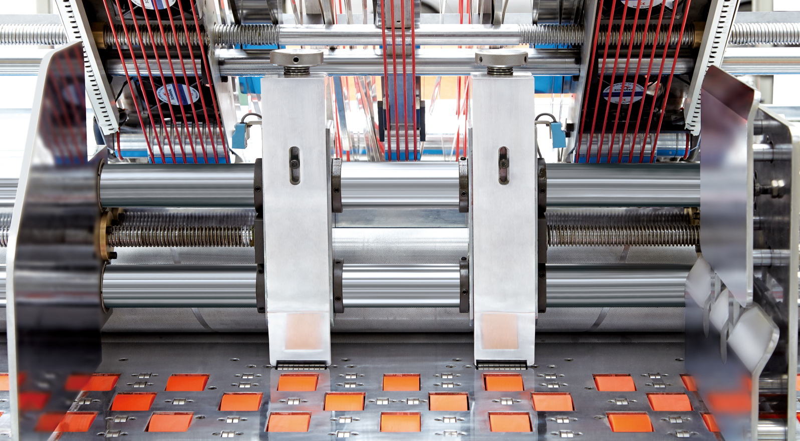 GW 1450L Intelligent High Speed Flute Laminator 