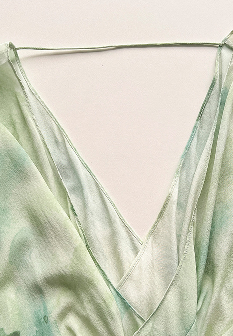 2023 Summer New V-Neck Elegant Silk Dress CA072415