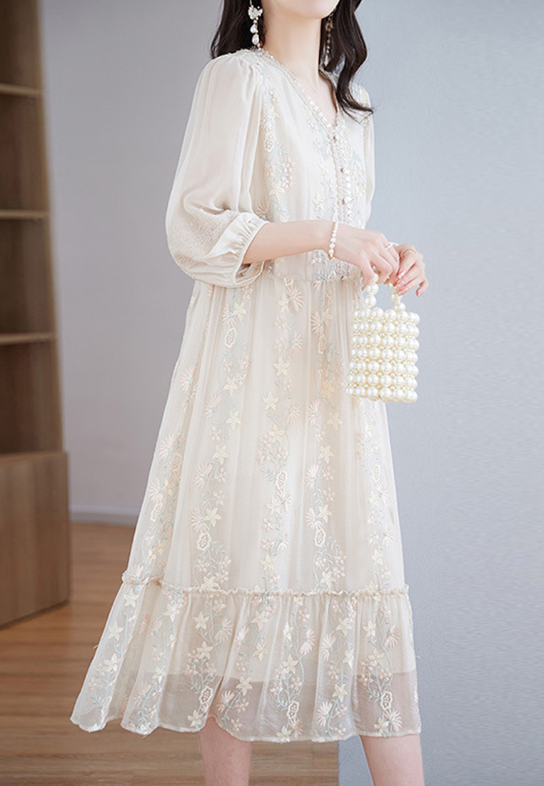 2023 New Summer Solid Color Embroidered Silk Dress CA072418