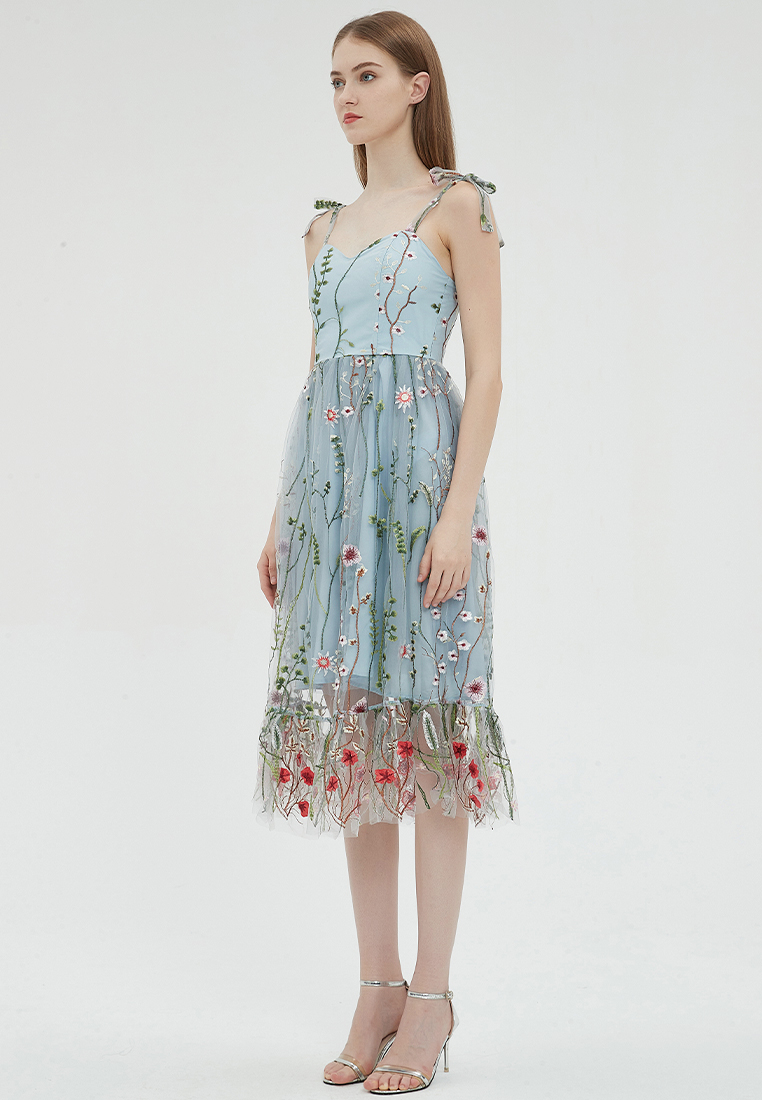 2023 Designer new summer Blue Embroidered Floral Personalized Dress B23070502