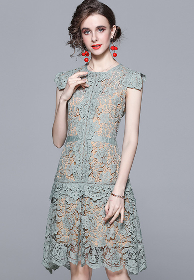 Heavy Industry Lace Flying Sleeve Slim Fit One-Piece Dress A22021601