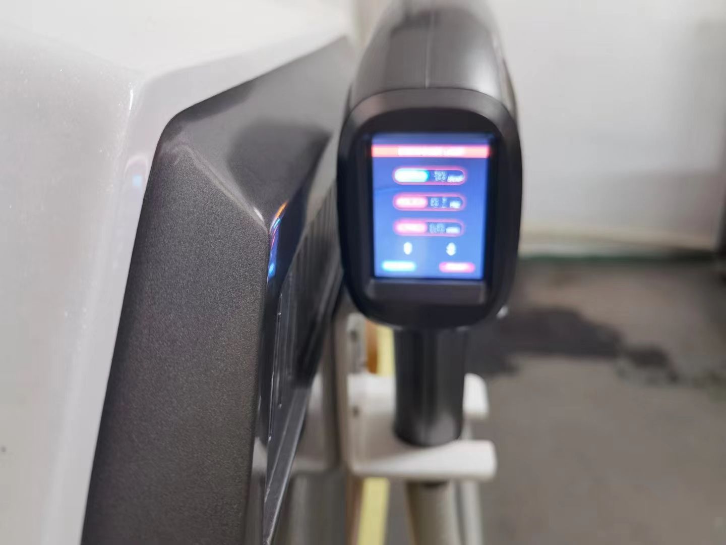 Professional Painless Laser Body Face Hair Removal Diode Laser 755 808 1064 / 810 Diode Laser Hair Removal Machine