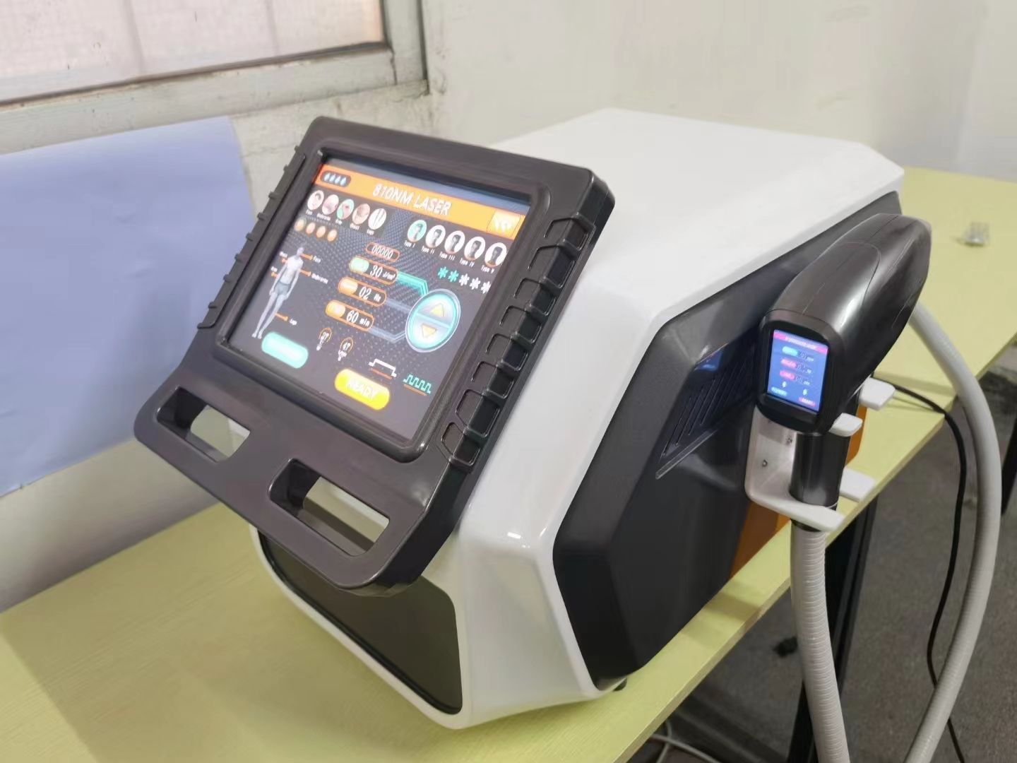 Professional Painless Laser Body Face Hair Removal Diode Laser 755 808 1064 / 810 Diode Laser Hair Removal Machine