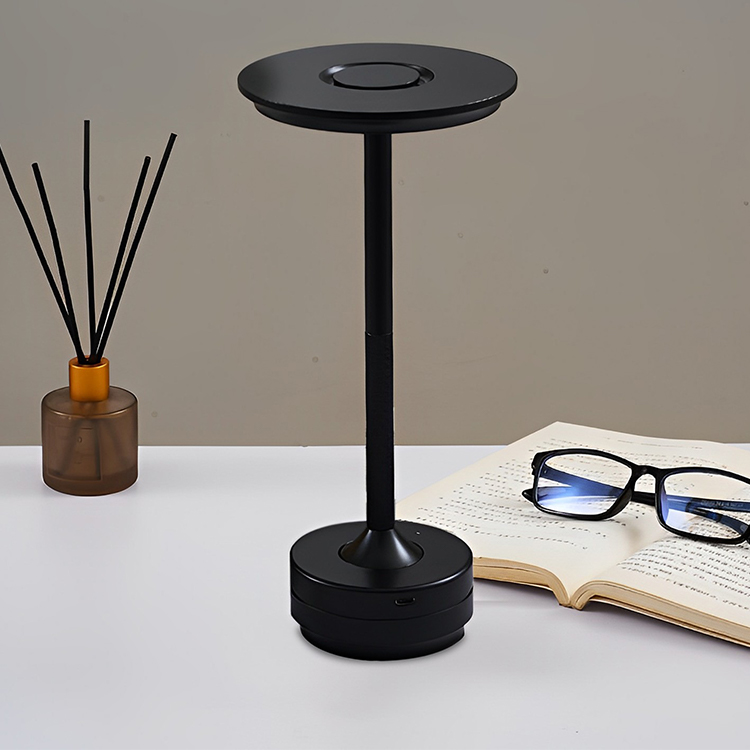 Portable Modern Nordic Outdoor Restaurant Led Cordless Table Lamp Rechargeable Wireless Touch Design Led Bar Table Light Lamp (Gold))