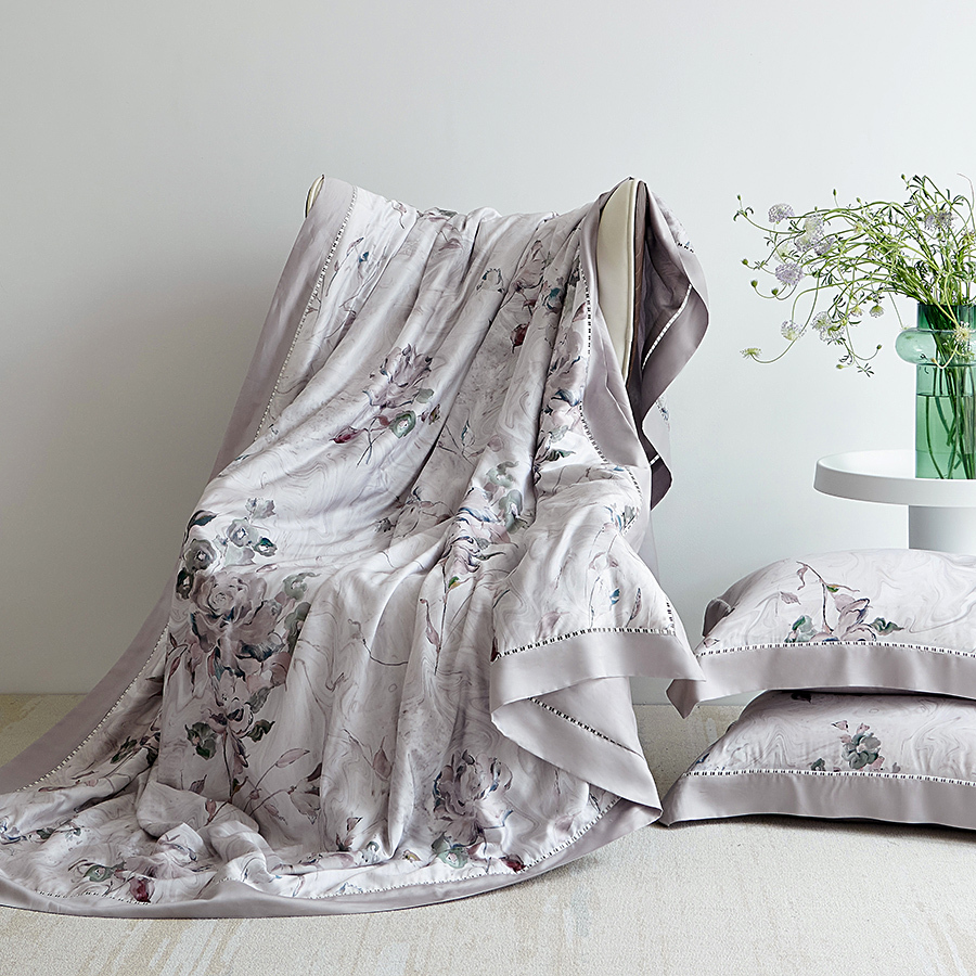 HomeArtique Summer Quilt Like a Dream Silk Quilt