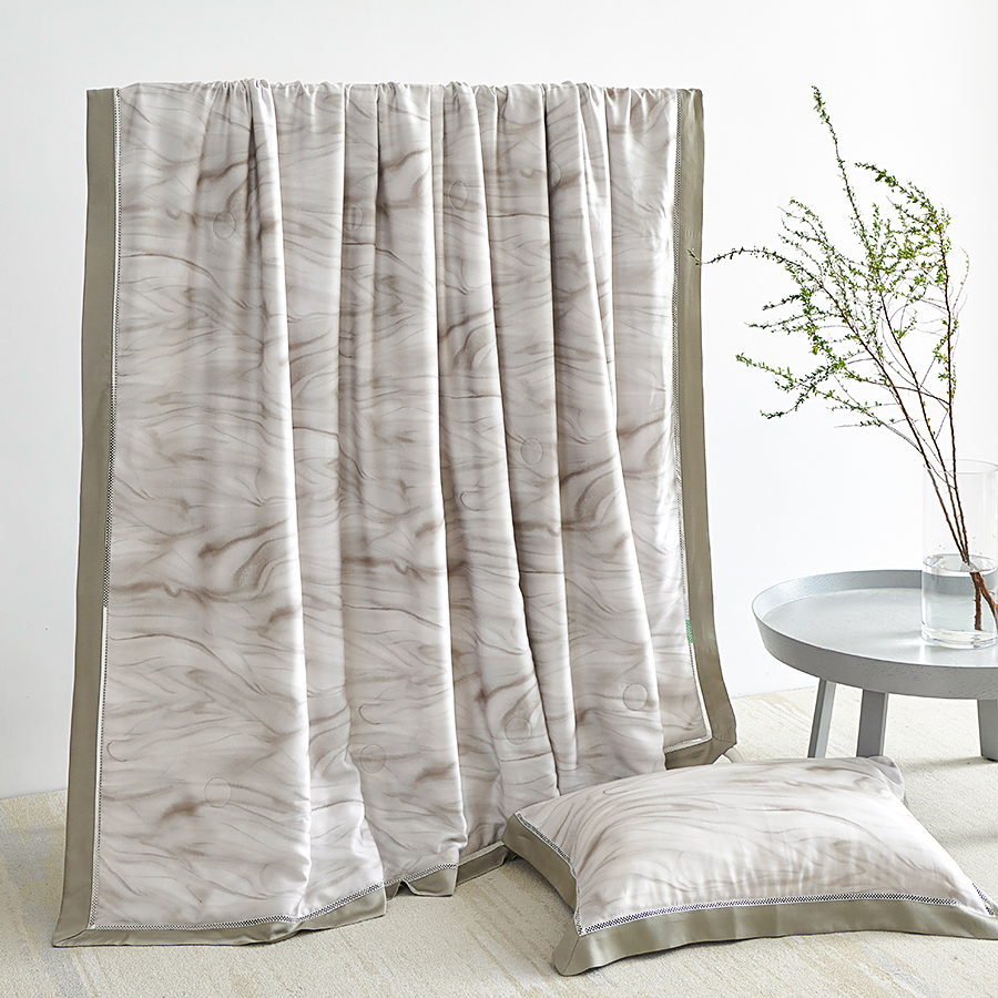 HomeArtique Summer Quilt Golden Years Silk Quilt