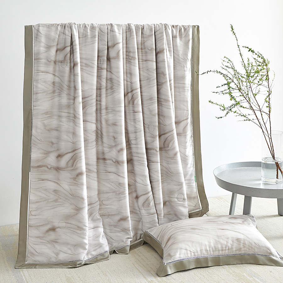 HomeArtique Summer Quilt Golden Years Silk Quilt