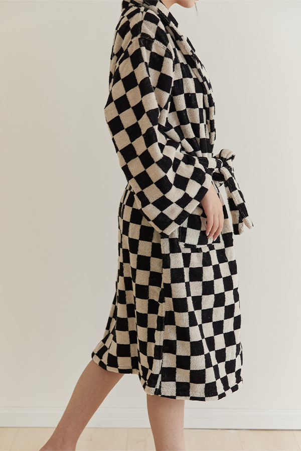 HomeArtique Home Wear Black White Checkerboard Long-staple Cotton Bathrobe