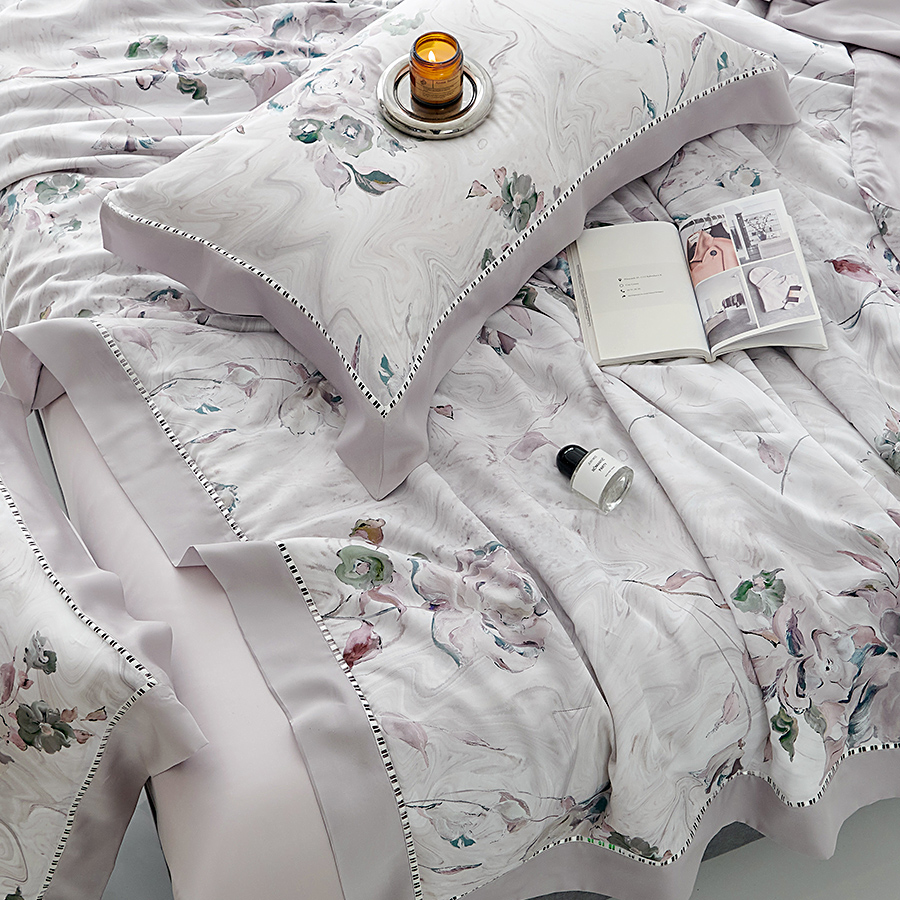 HomeArtique Summer Quilt Like a Dream Silk Quilt