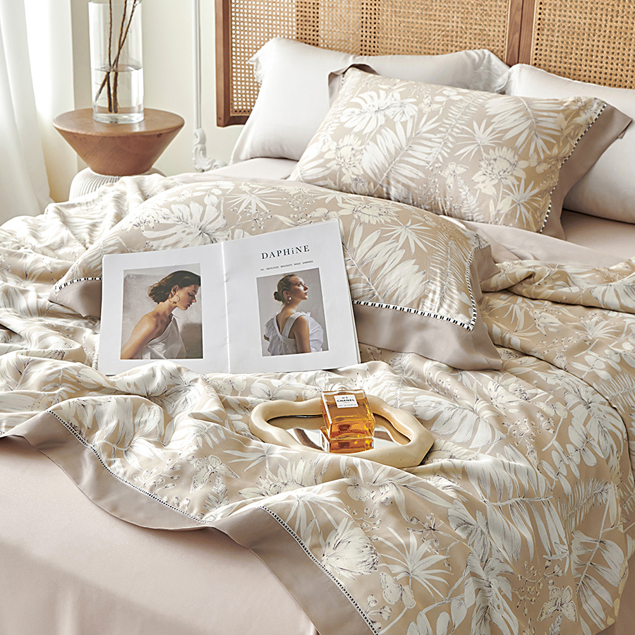 HomeArtique Summer Quilt Morning Mist Silk Quilt