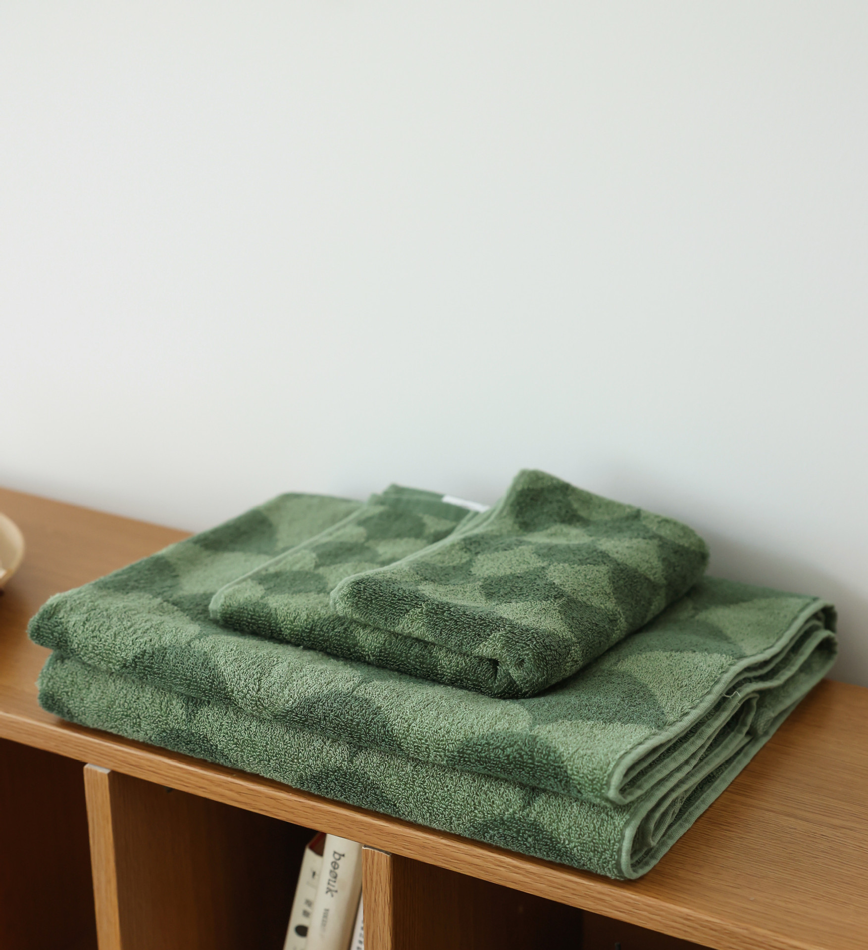 HomeArtique Towel Green Fish Scale Pattern Bath Towels