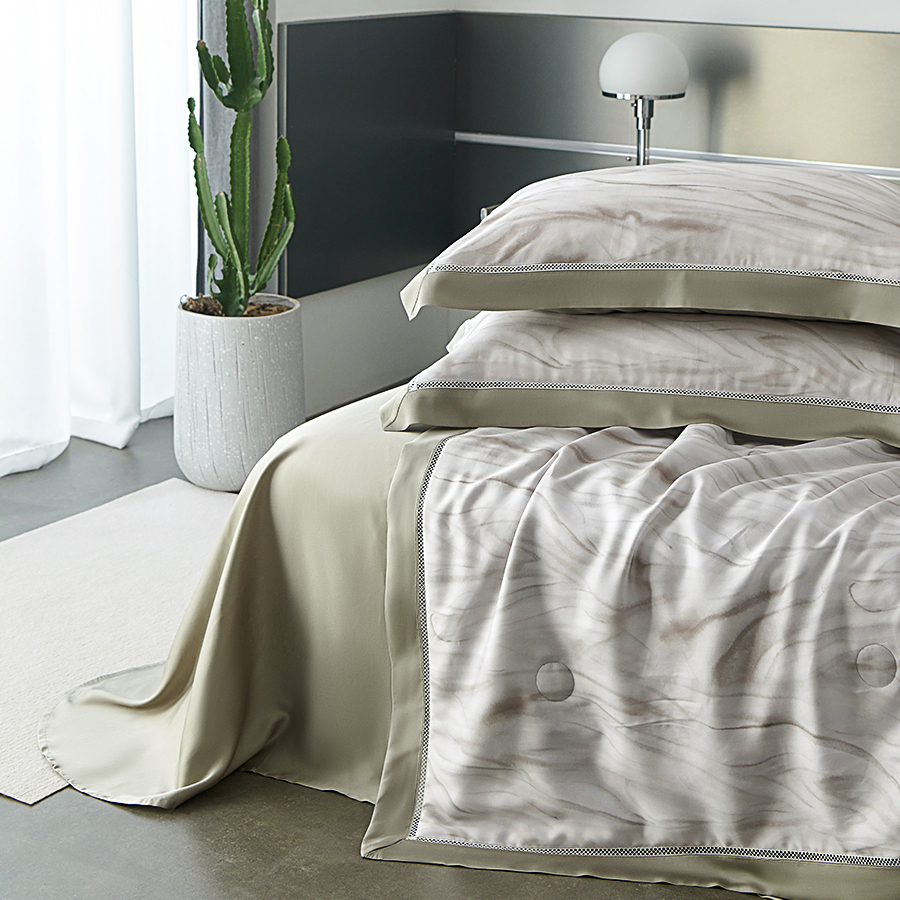 HomeArtique Summer Quilt Golden Years Silk Quilt