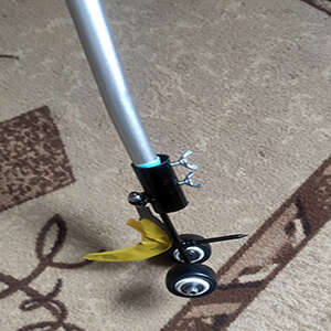 Groover - Weeding tool with wheels