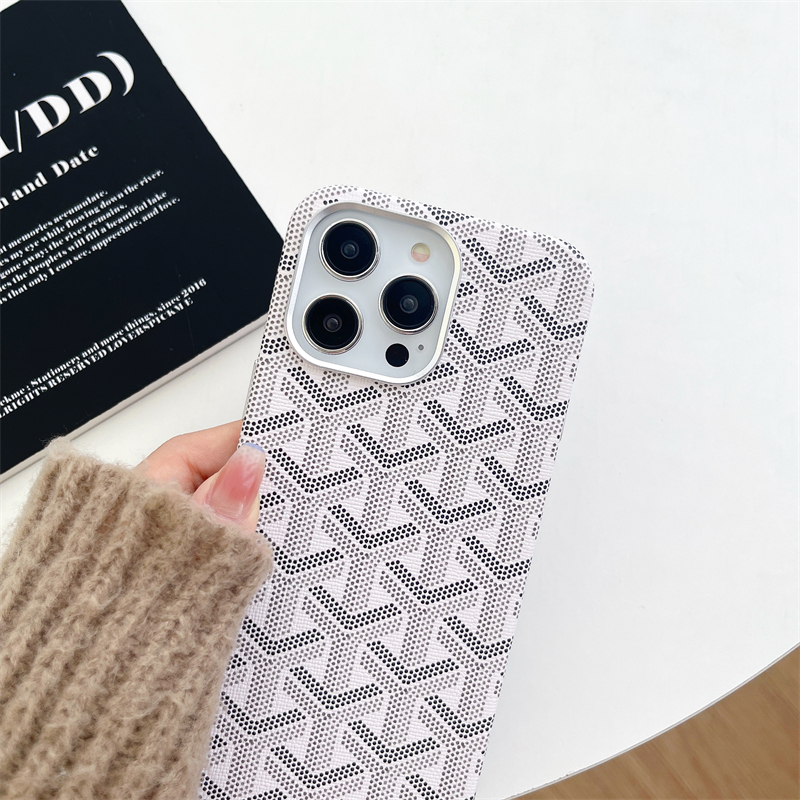 White goyard hotsell phone case