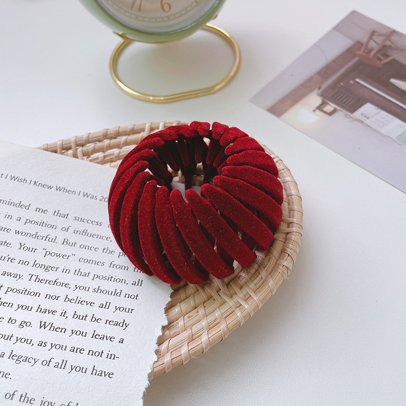 🔥(Last Day Sale- 50% OFF) Bird Nest Magic Hair Clip ⚡Buy 5 Get Extra 20% OFF