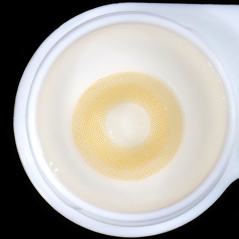 Pixie Brown | 1 Year-eveVeye