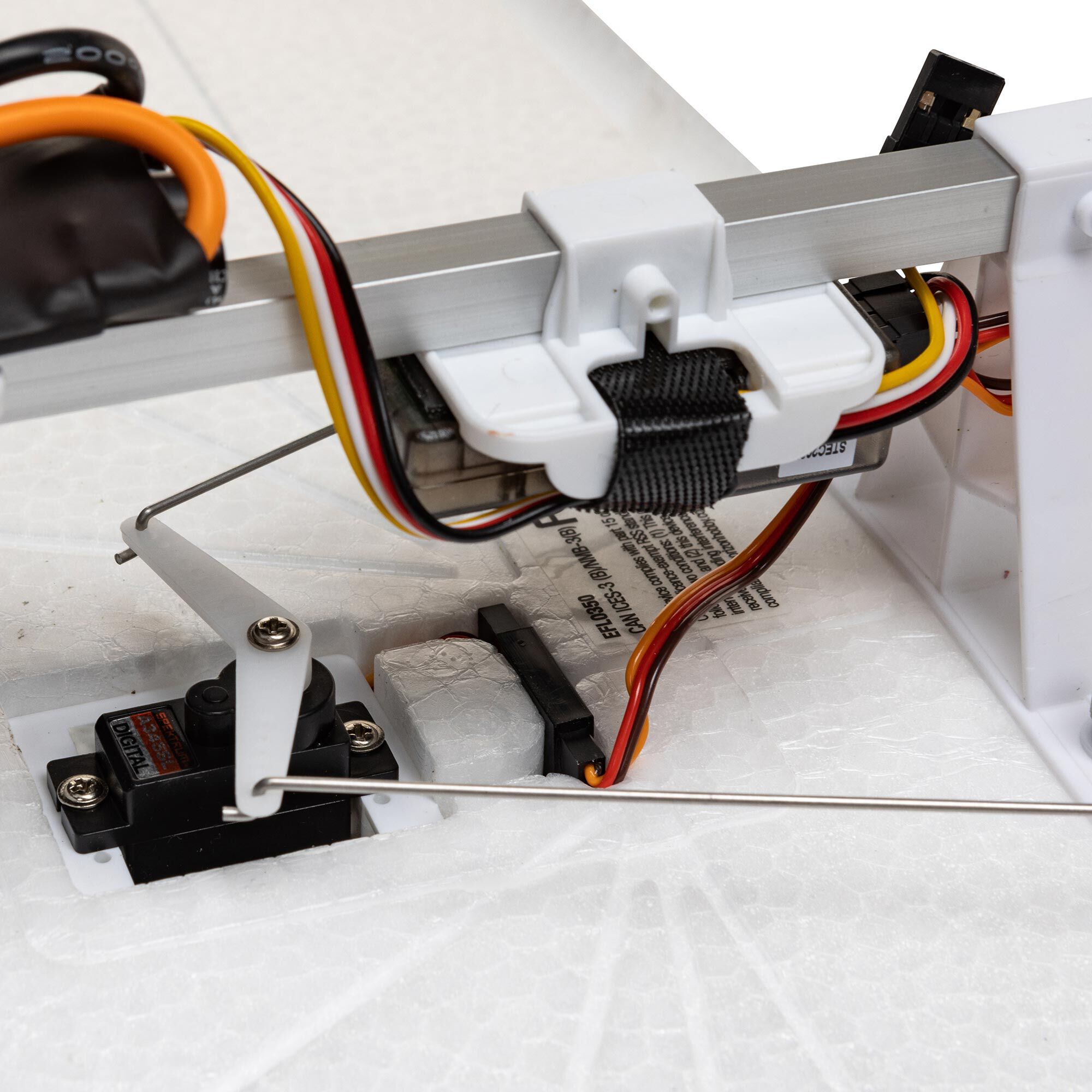 E-flite Slow Ultra Stick 1.2m BNF Basic w/ AS3X and SAFE-HOBBY ZONE