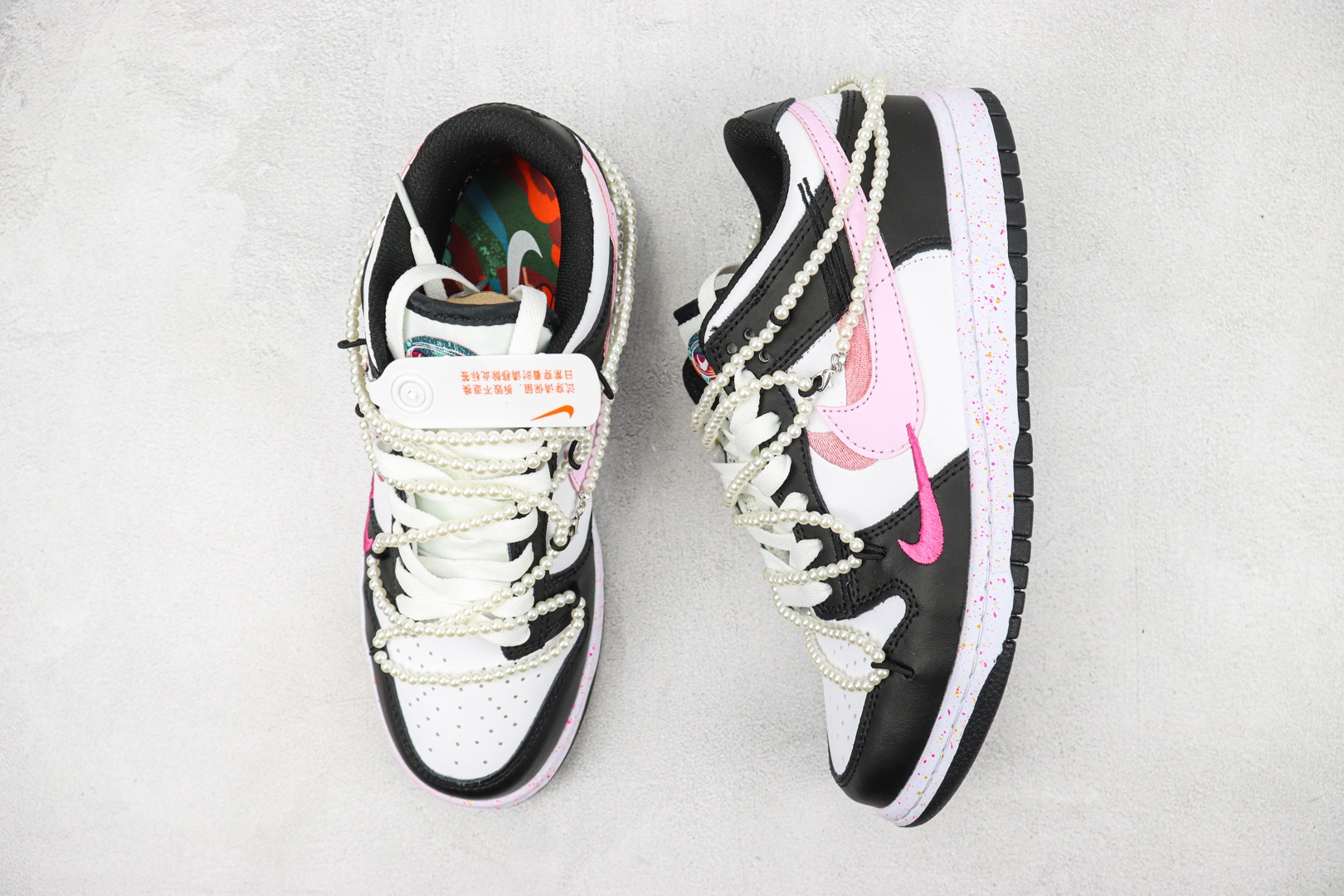  DUNK Strap Three Hook Pearl Necklace NK SB Dunk Low Deconstructed Drawstring Low Top Style: FD4623 131–1 Black, White and Pink