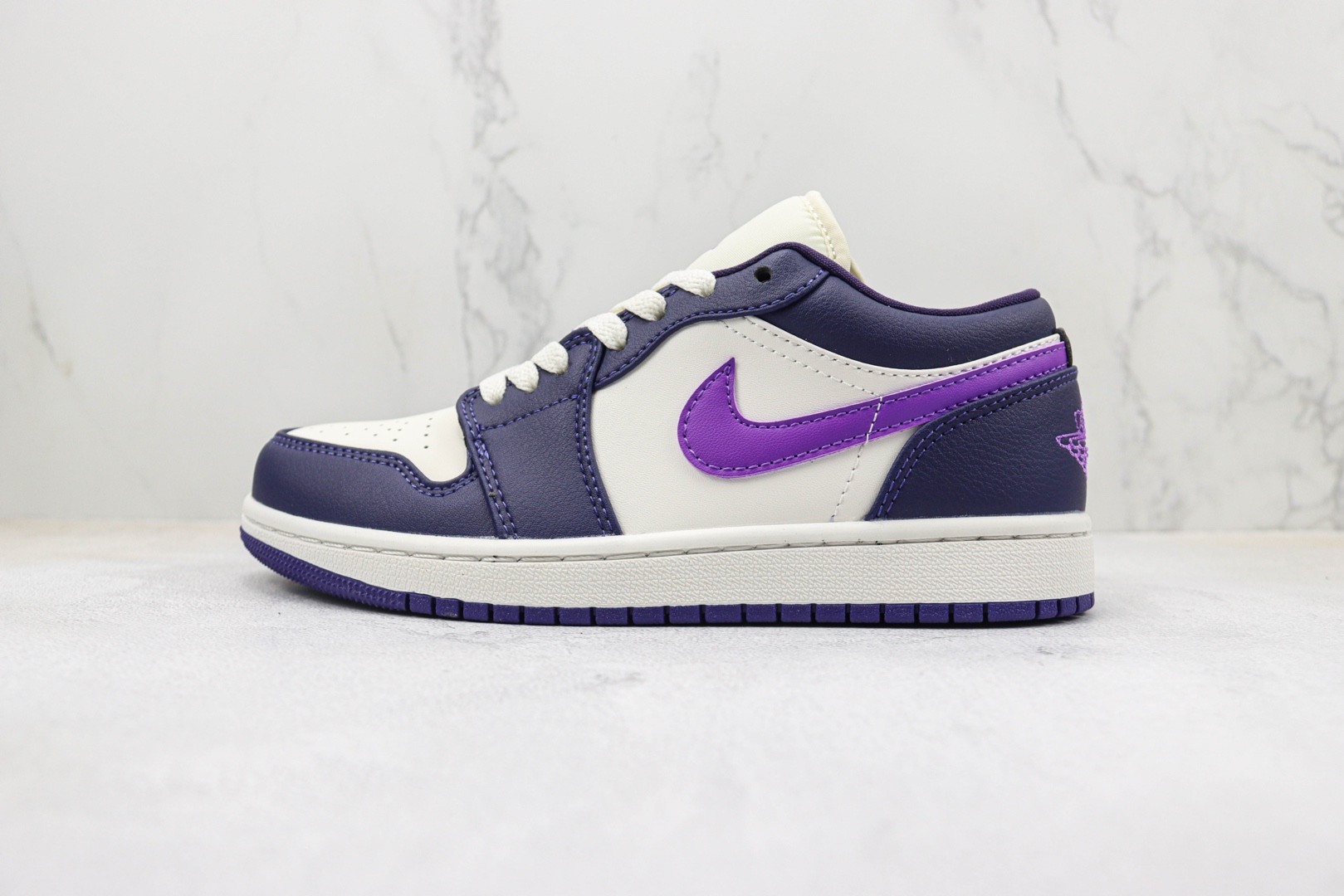  AJ1 Low Top White Purple Air Jordan 1 LowItem No.: DC0774 502