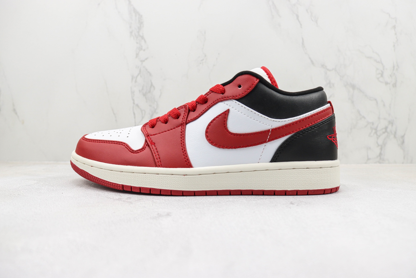 AJ1 Low Top Item No.: DC0774 160 White Black Red Air Jordan 1 Low