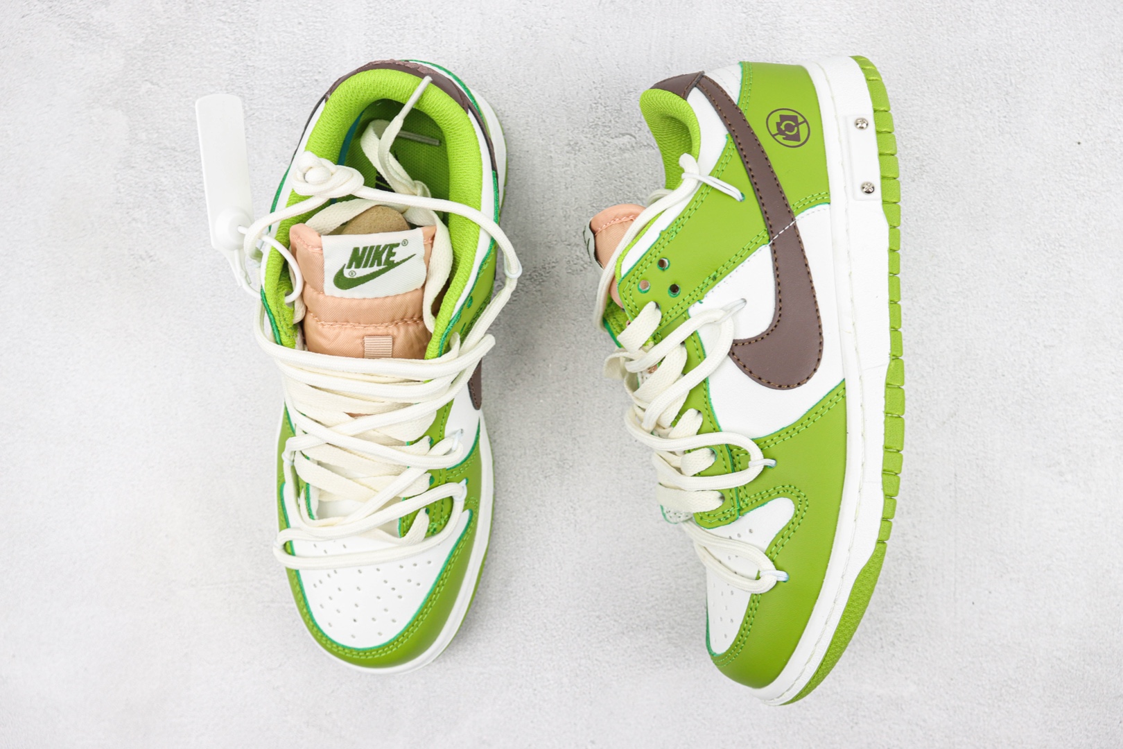  DUNK Strap White Green Print Item No.: DV9108 711-69 NK SB Dunk Low Deconstructed Drawstring Low Top