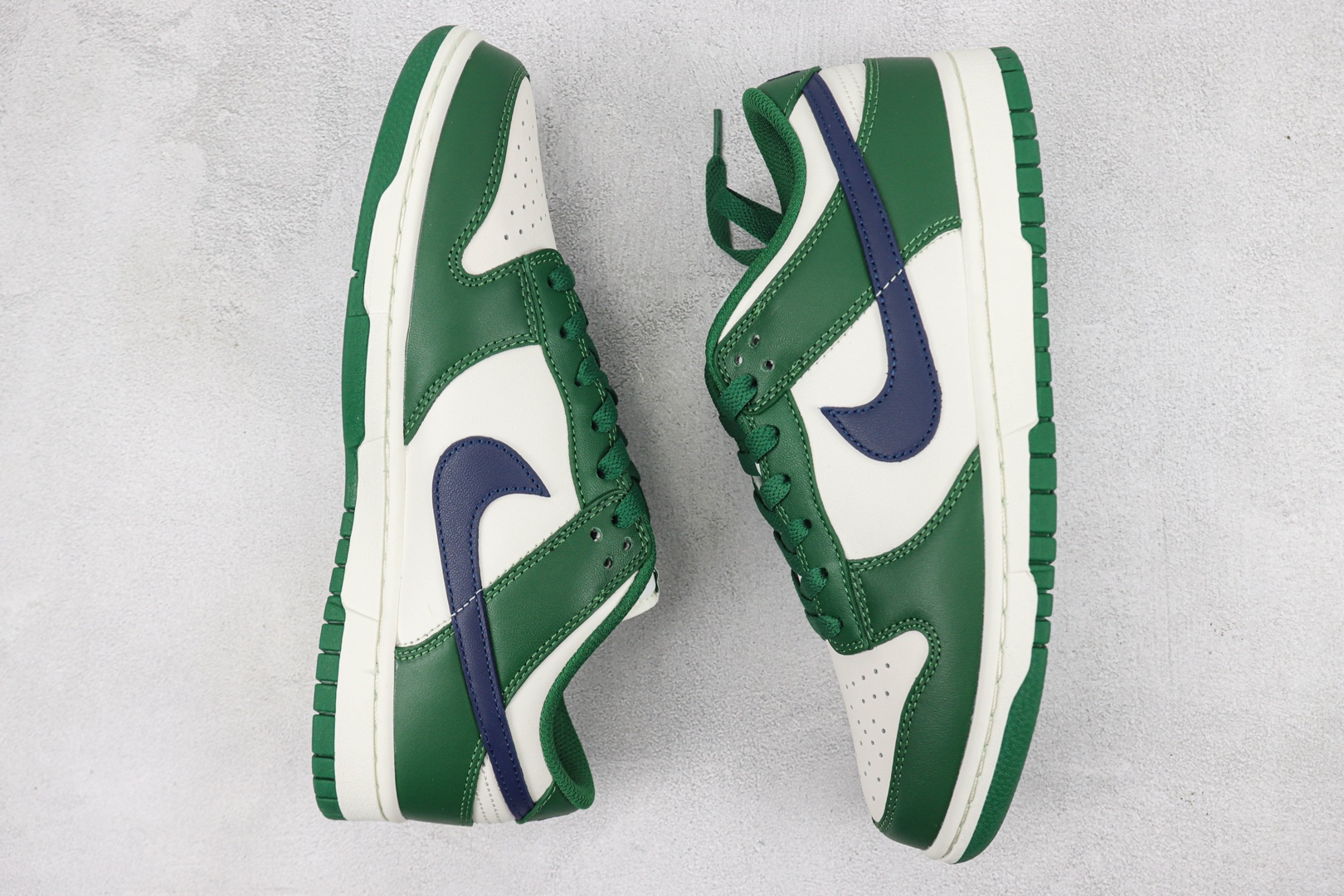 DUNK White Green Blue Hook Item No.: DD1503 300 NIKE SB Dunk Low