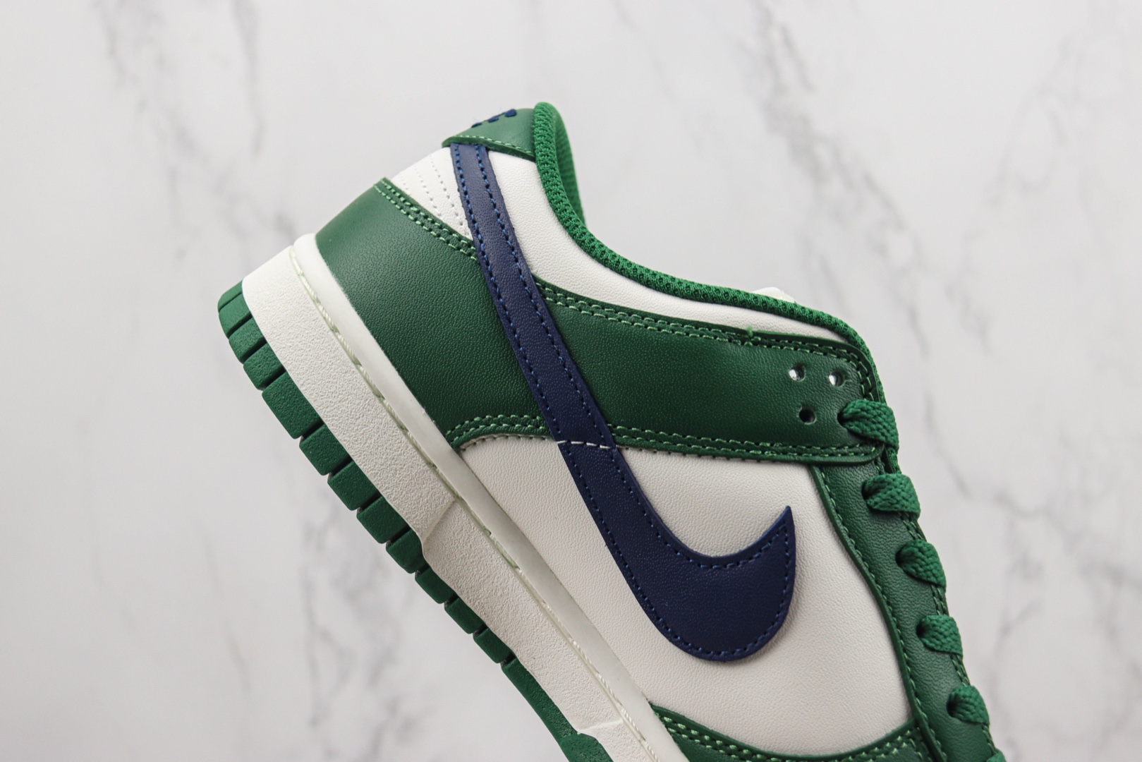 DUNK White Green Blue Hook Item No.: DD1503 300 NIKE SB Dunk Low