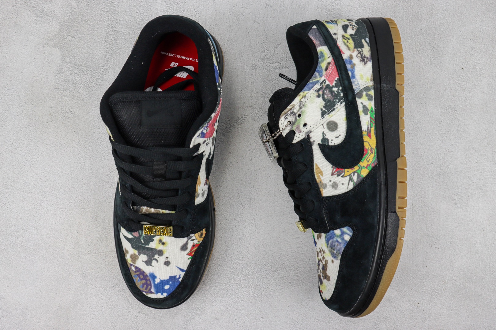 DUNK Supreme joint black color camouflage printing Item No.: FD8778 001 Supreme x NK SB Dunk Low "Rammellzee"