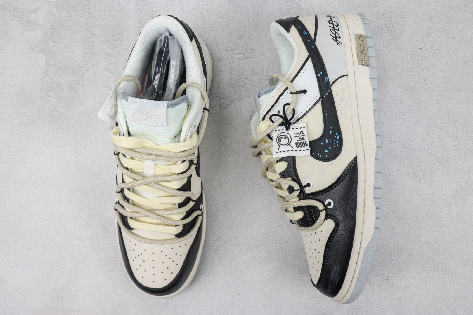 DUNK Strap Graffiti Space Exploration Star Trek Item No.: DV0831 101 NIKE SB Dunk Low