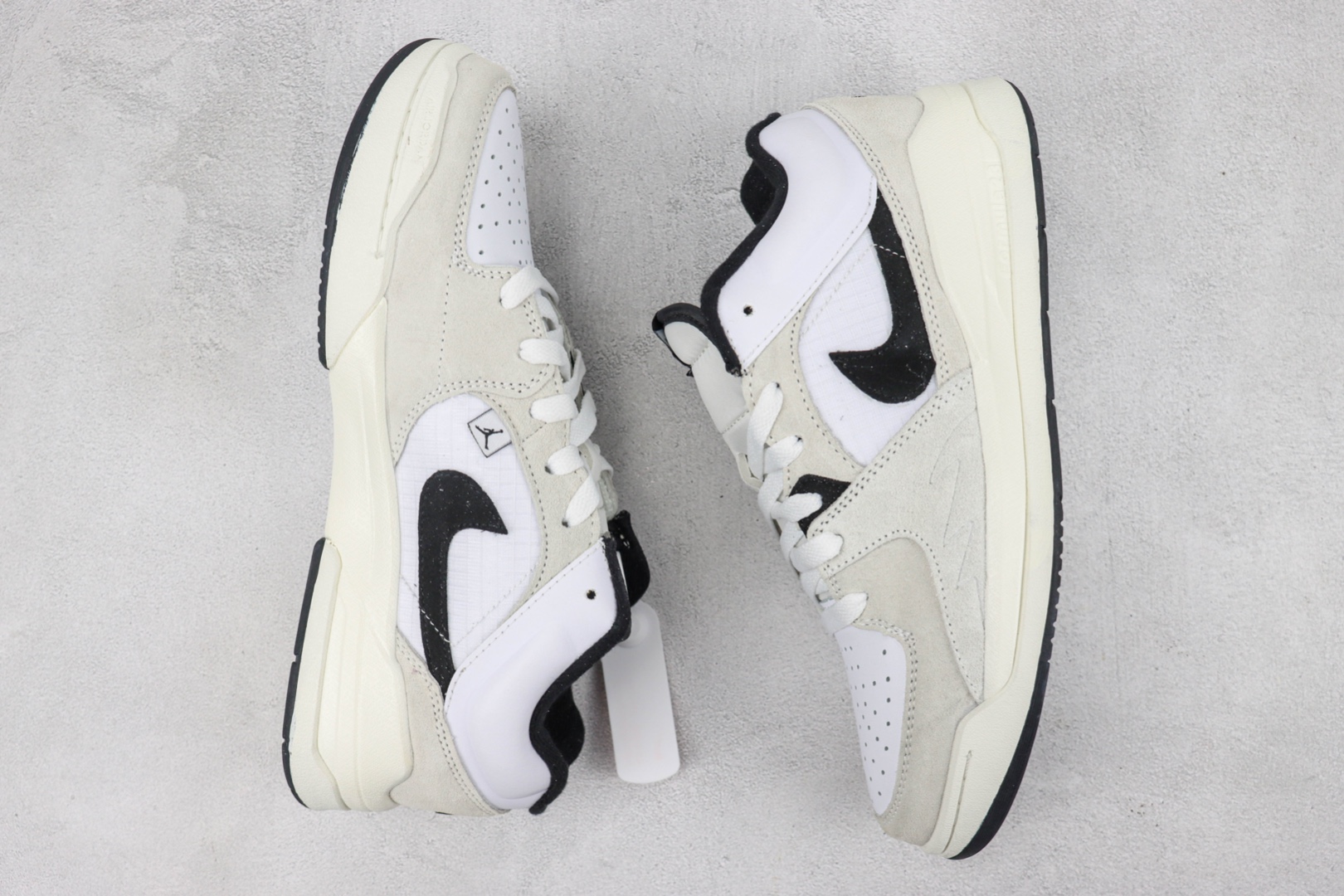 Jordan AJ 90 Item No.: FD6424 100 White and black Air Jordan Stadium 90 cushioning and non-slip casual sports shoes