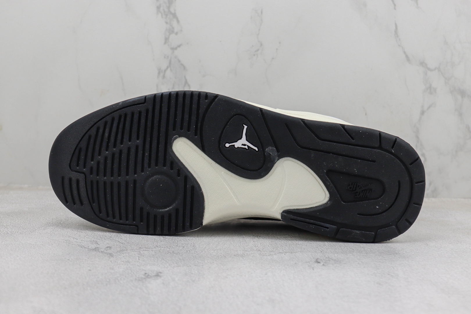 Jordan AJ 90 Item No.: FD6424 100 White and black Air Jordan Stadium 90 cushioning and non-slip casual sports shoes