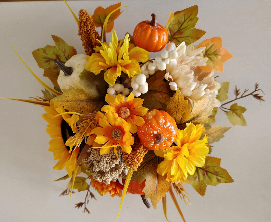 JB603/35   Sunflower squash berry centerpiece