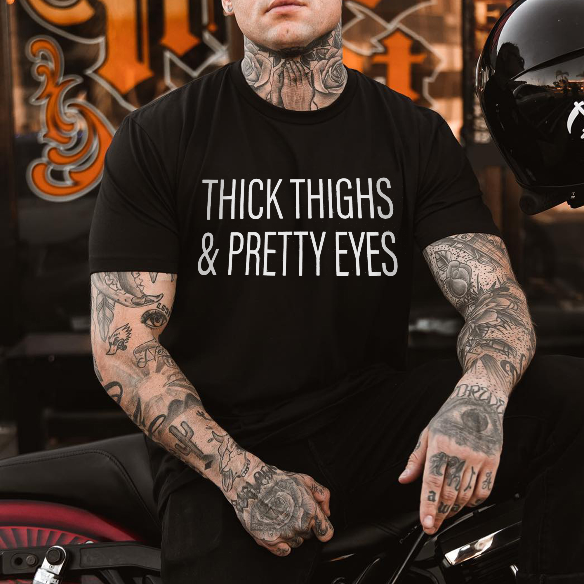 Thick Thighs & Pretty Eyes Print Men's T-shirt