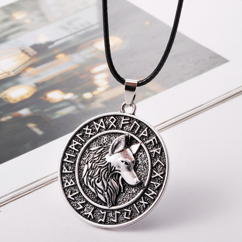 Vintage Rune Wolf Pattern Pendant Necklace-Forestso