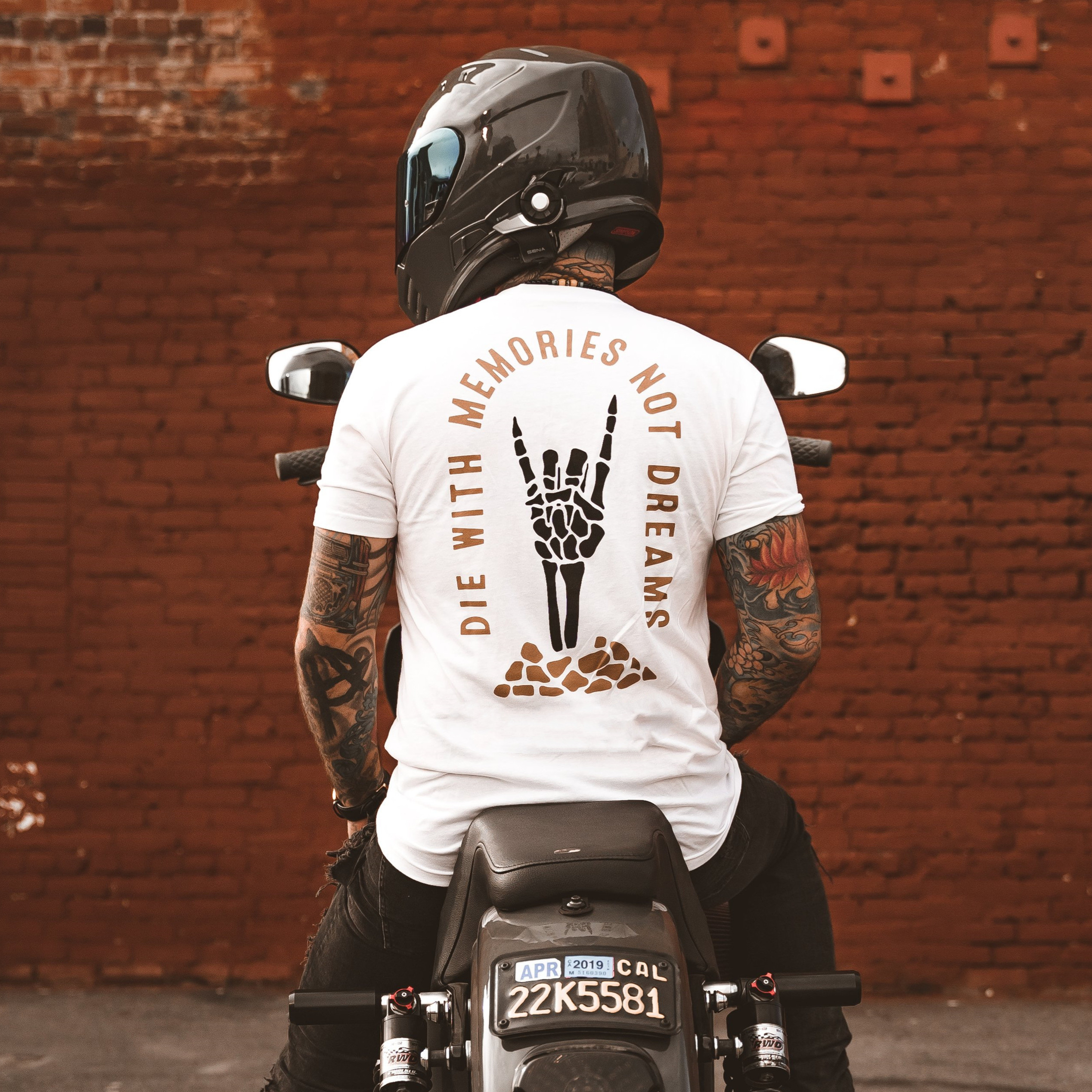  Die With Memories, Not Dreams Printed T-Shirt