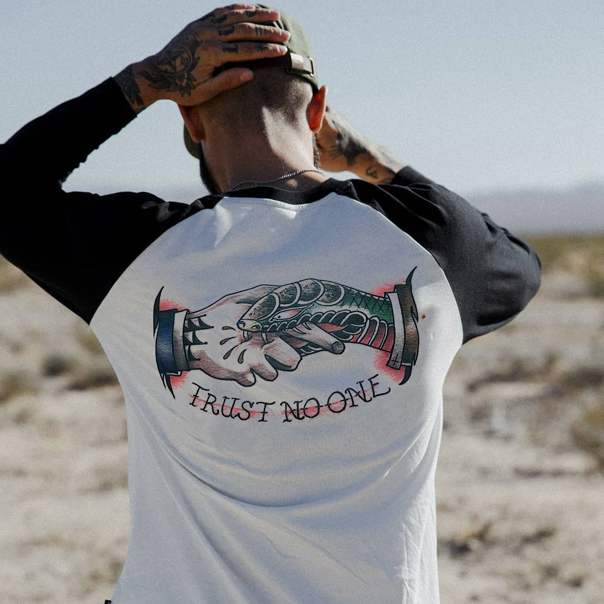  Color-matching Trust No One Biting The Hand Printed T-shirt-Ranbybox