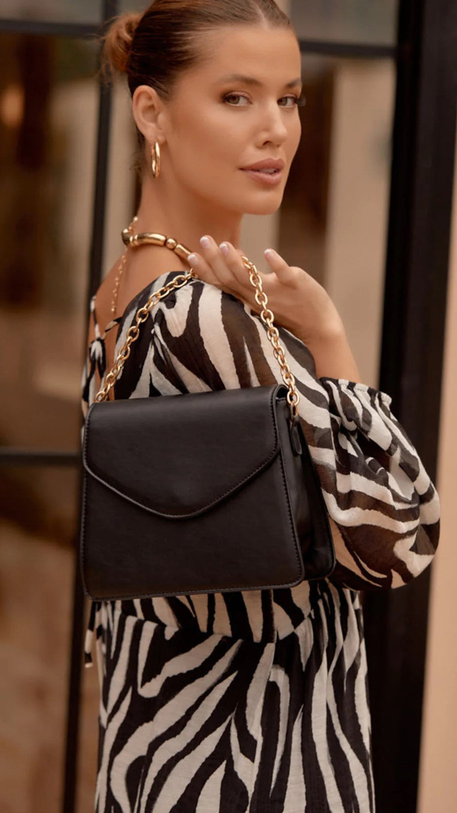 Samara Chain Detail Envelope Event Bag - Black-Sunshines Bliss