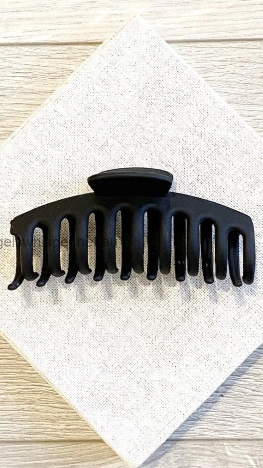 Regina Matte Claw Clip - Black-Sunshines Bliss