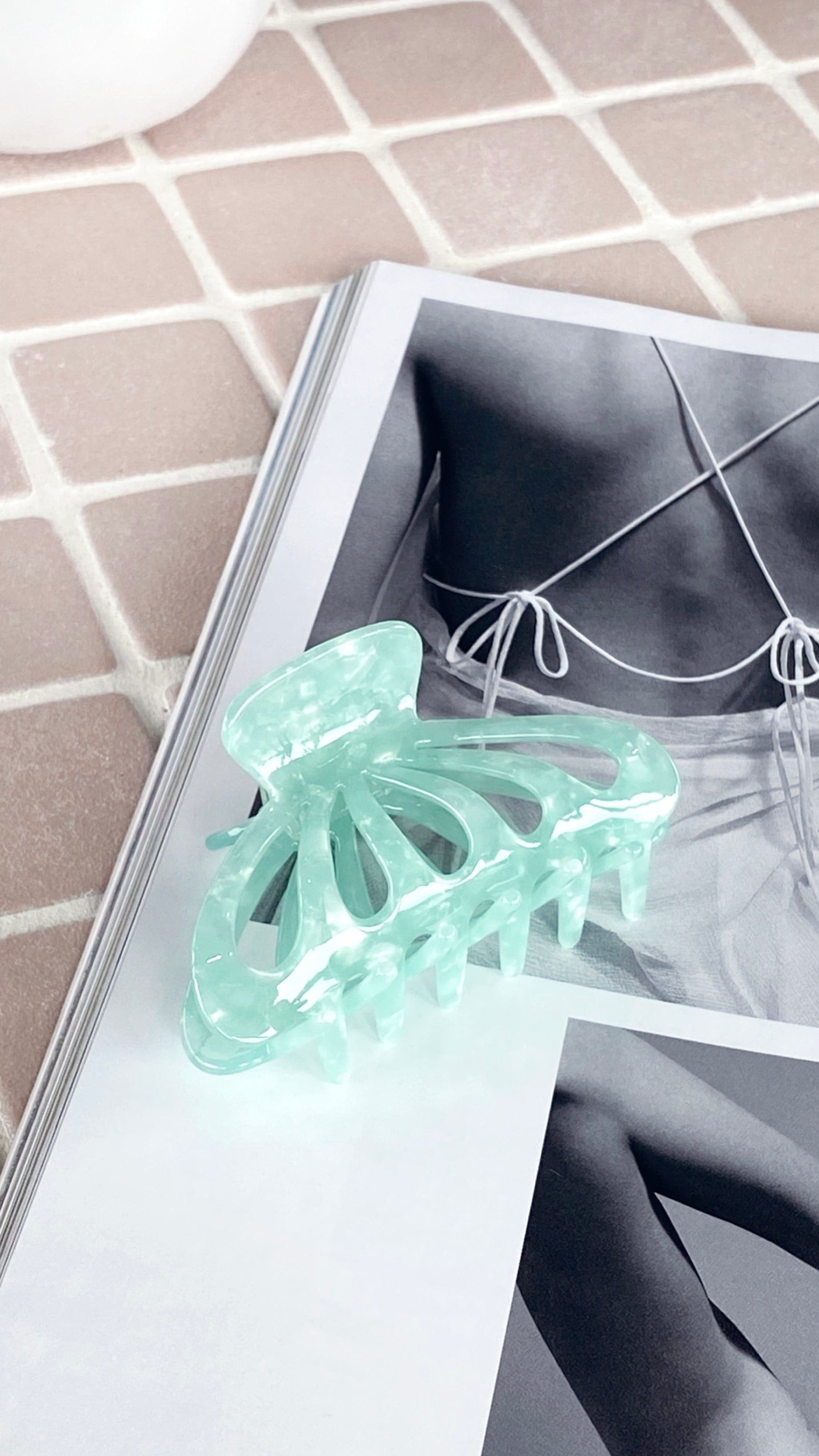 Bianca Butterfly Claw Clip - Mint-Sunshines Bliss