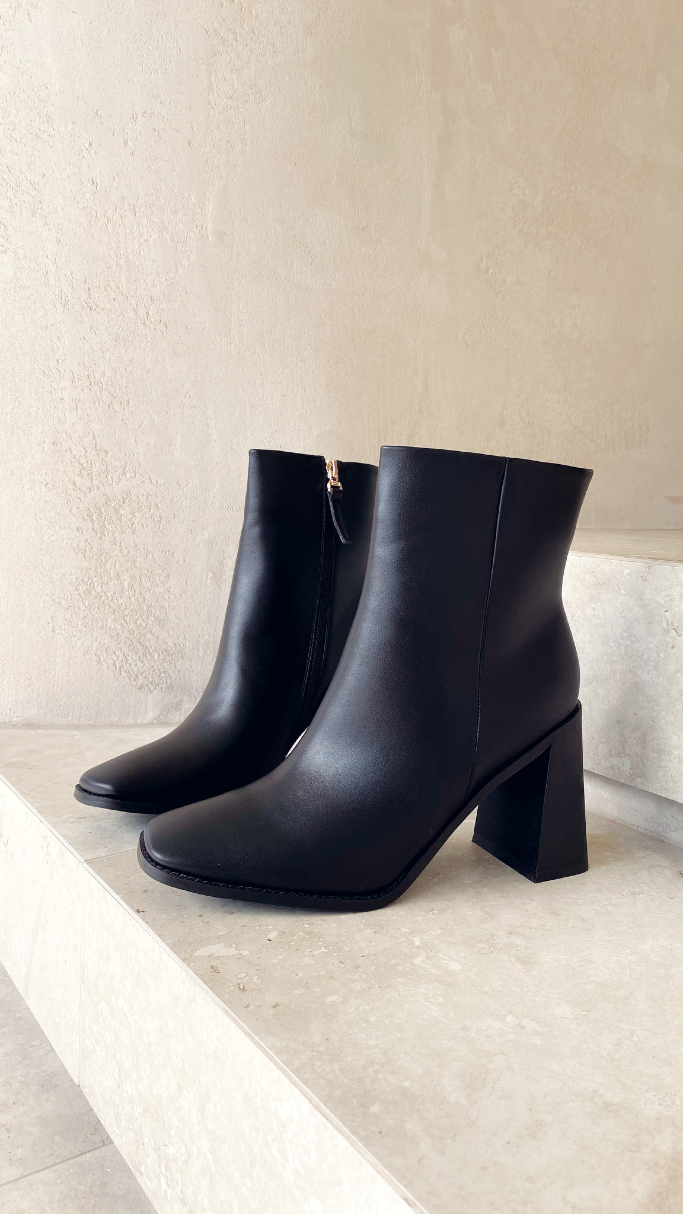 Scorpio Boot - Black-Sunshines Bliss