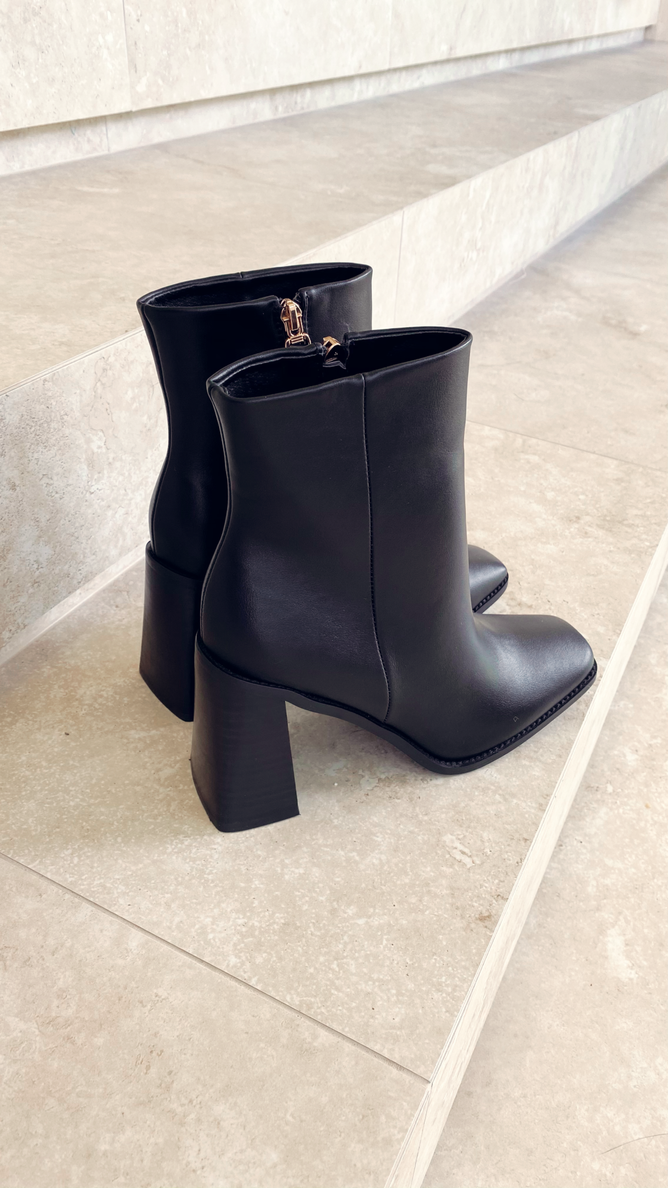 Scorpio Boot - Black-Sunshines Bliss