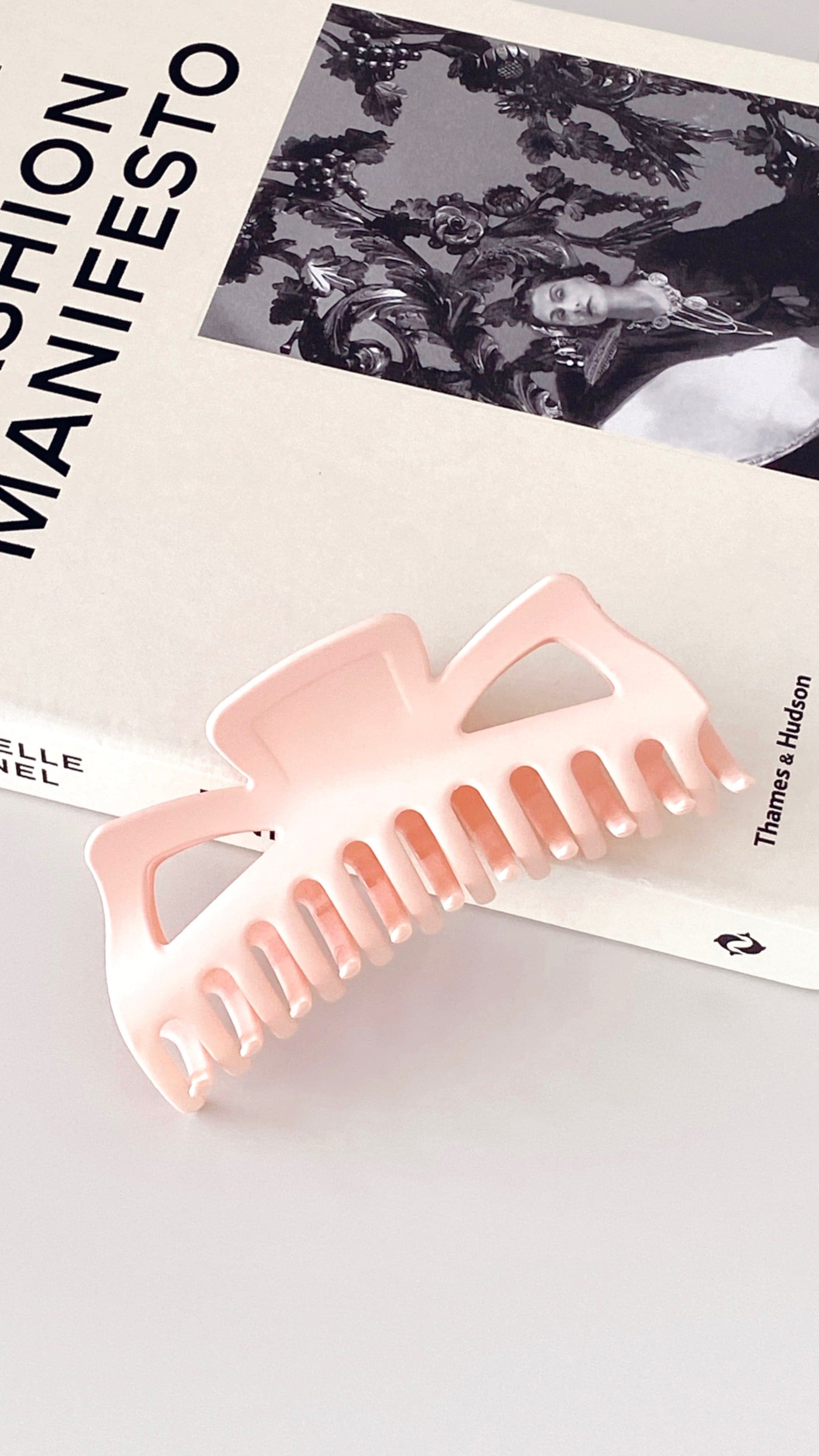 Mariposa Claw Clip - Pink-Sunshines Bliss